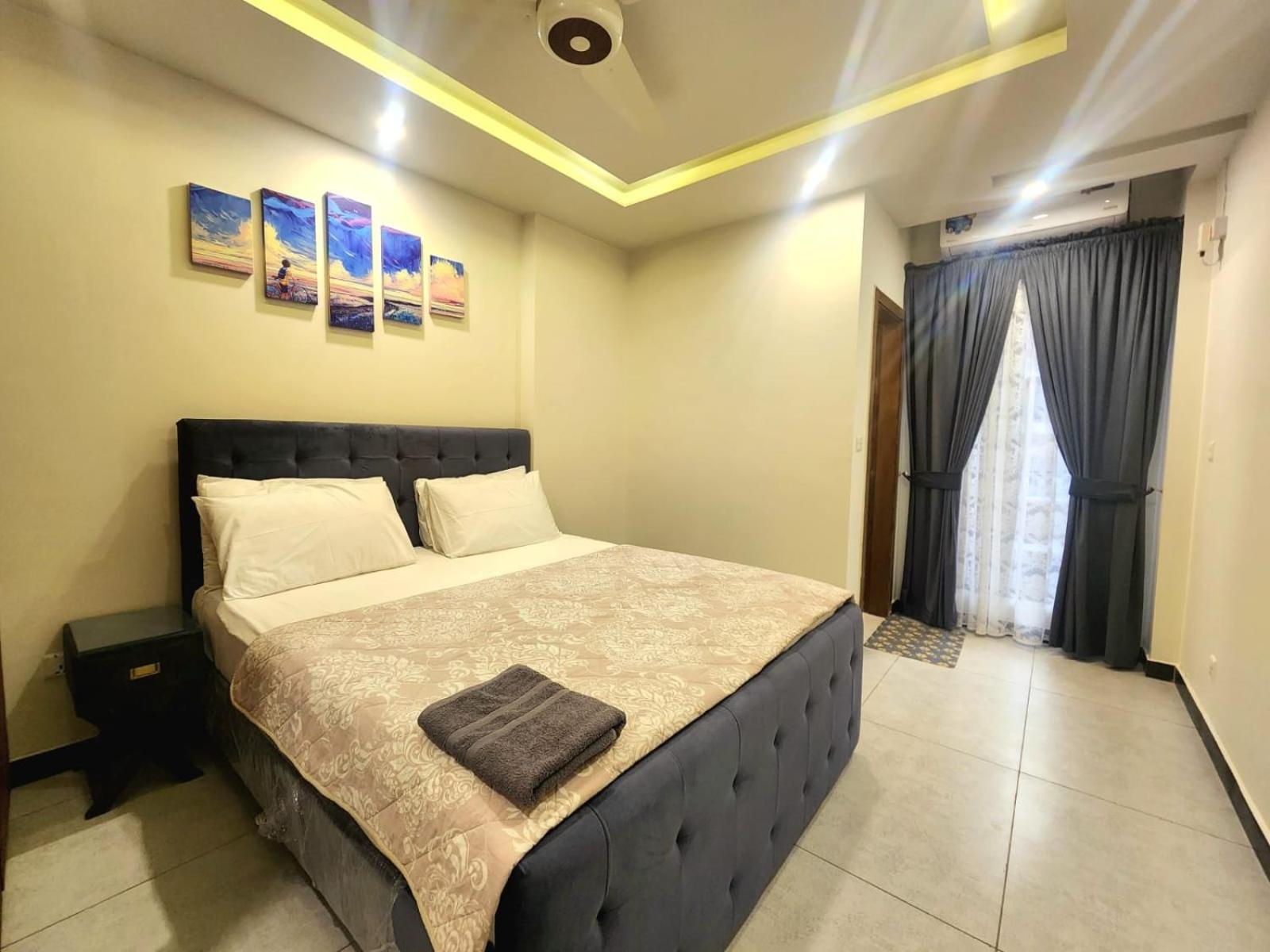 Luxurious Landing Apartments & Suites Bahria Town Rawalpindi Habitación foto